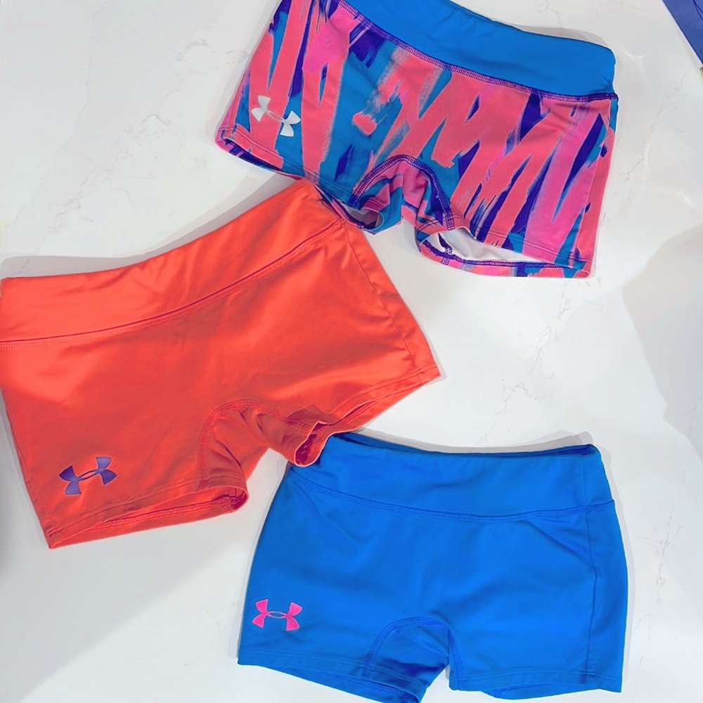 Youth medium fitted heat gear shorts